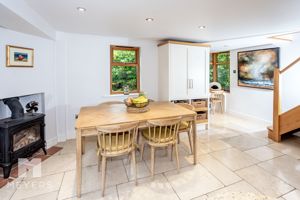 Photo 16- click for photo gallery